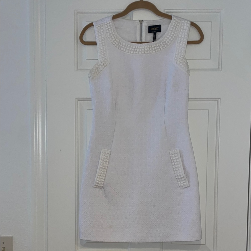 Laundry by Shelli Segal White Textured Sleeveless Sheath Dress